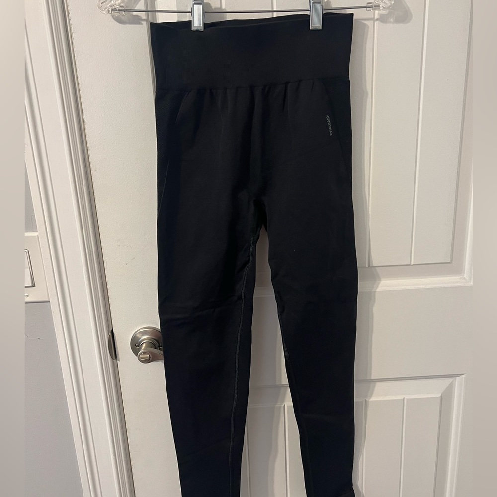 Black gymshark leggings